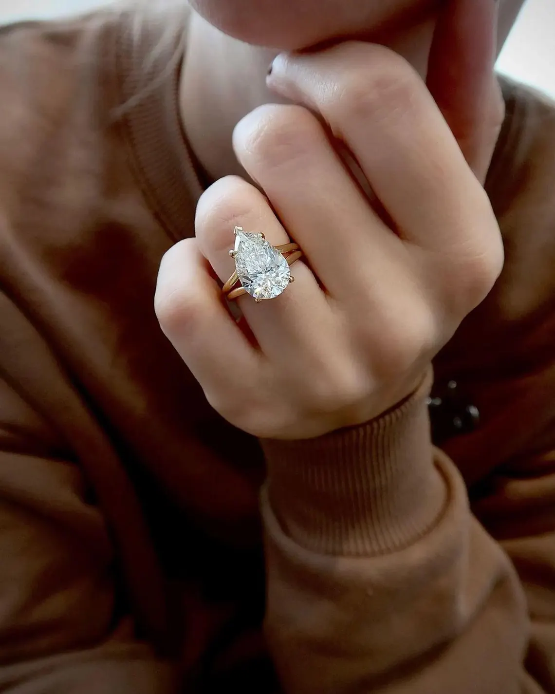 Pear Cut Solitaire Moissanite Engagement Ring – Split Shank Gold Ring