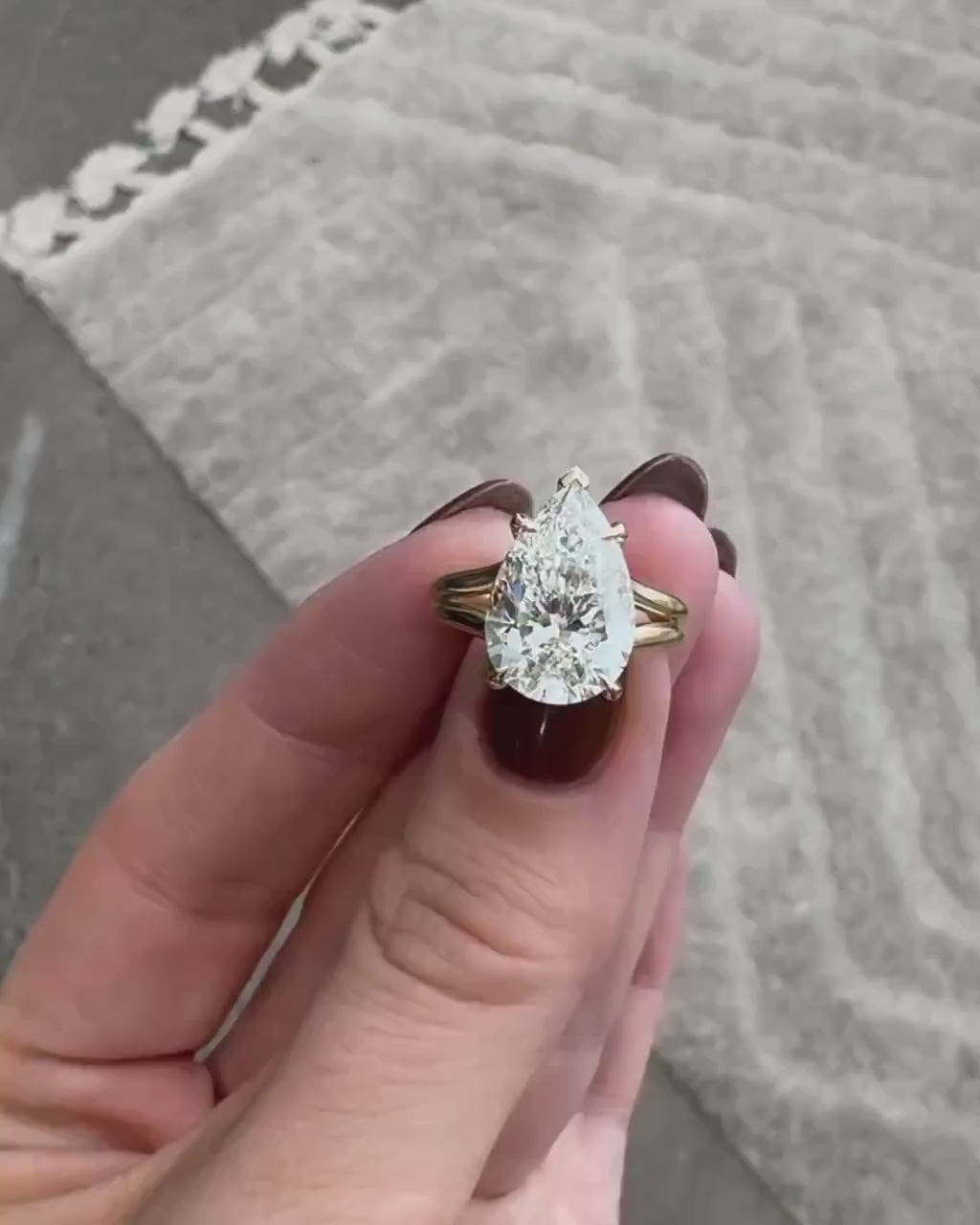 Pear Cut Solitaire Moissanite Engagement Ring – Split Shank Gold Ring